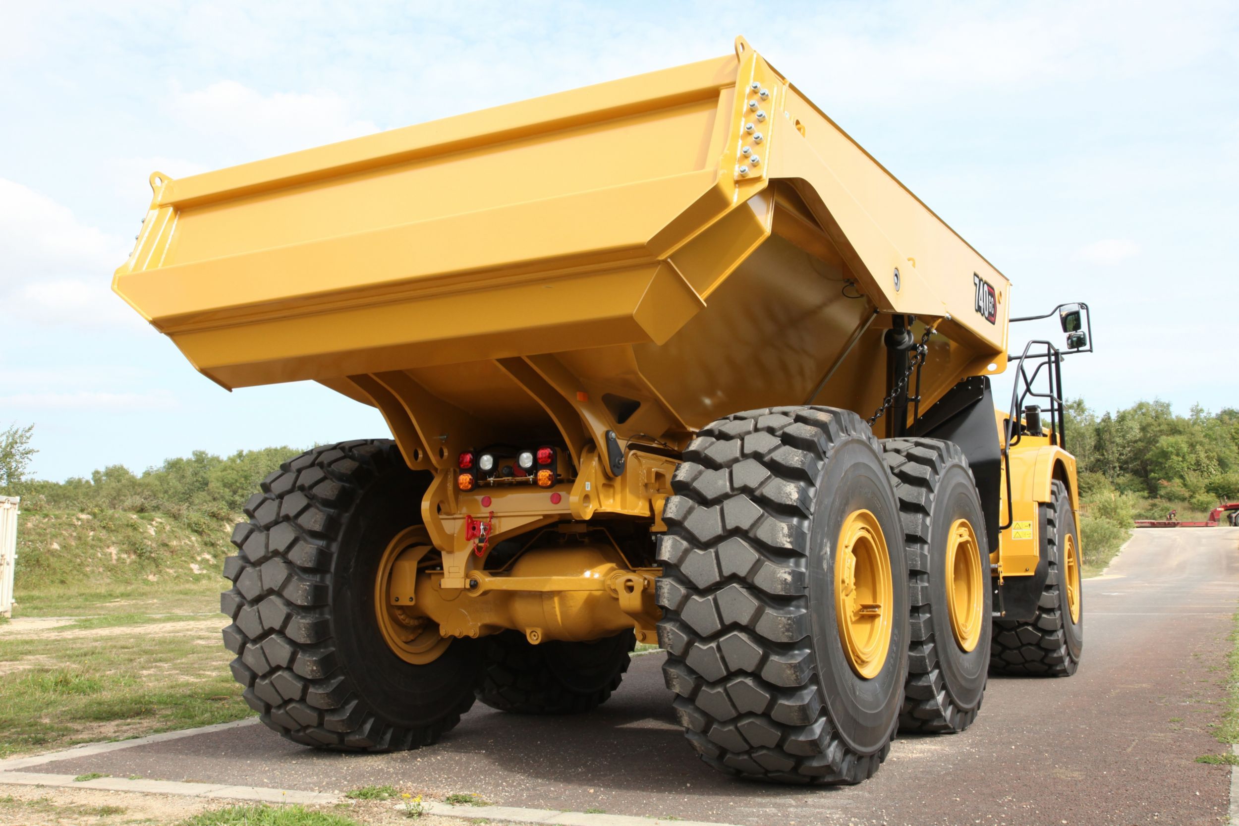 740 GC - Image 2