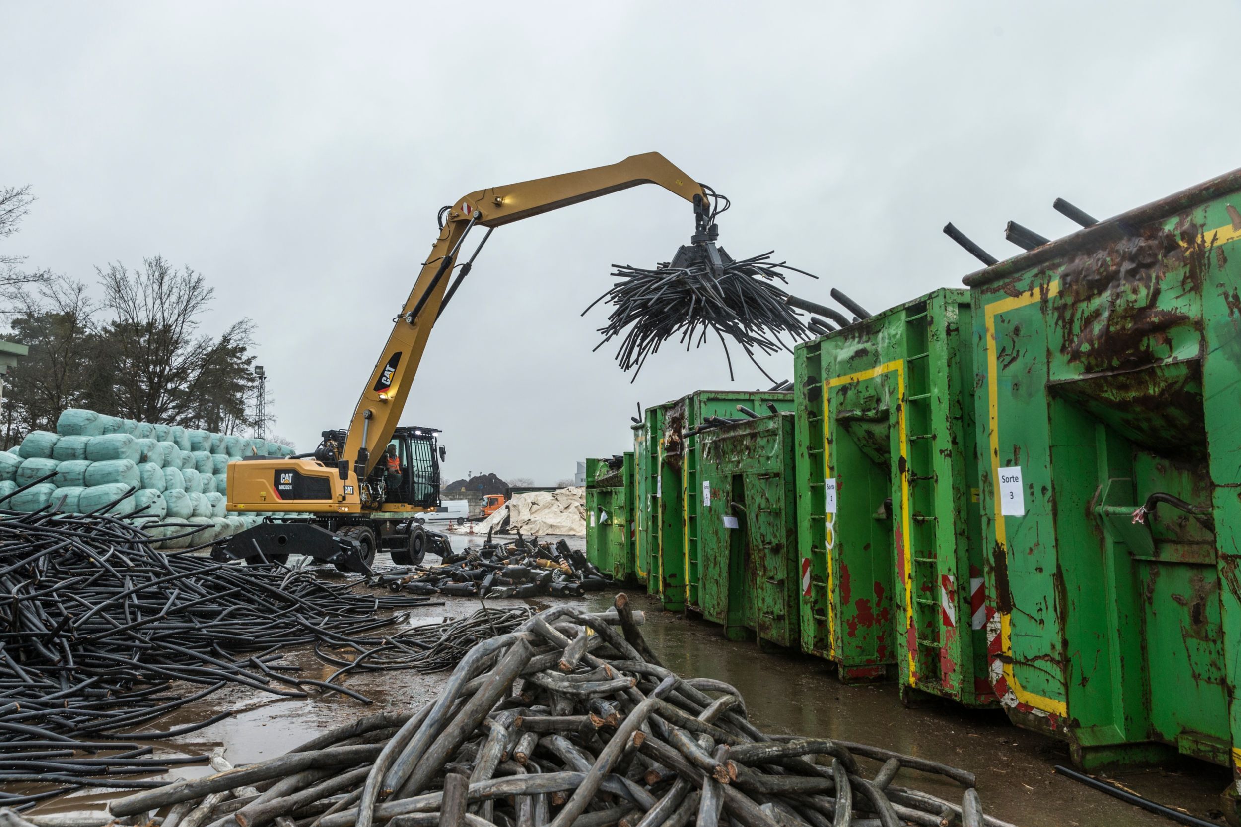 GSH520 5-Tine, 750-Liter Orange Peel Grapple - Image 3