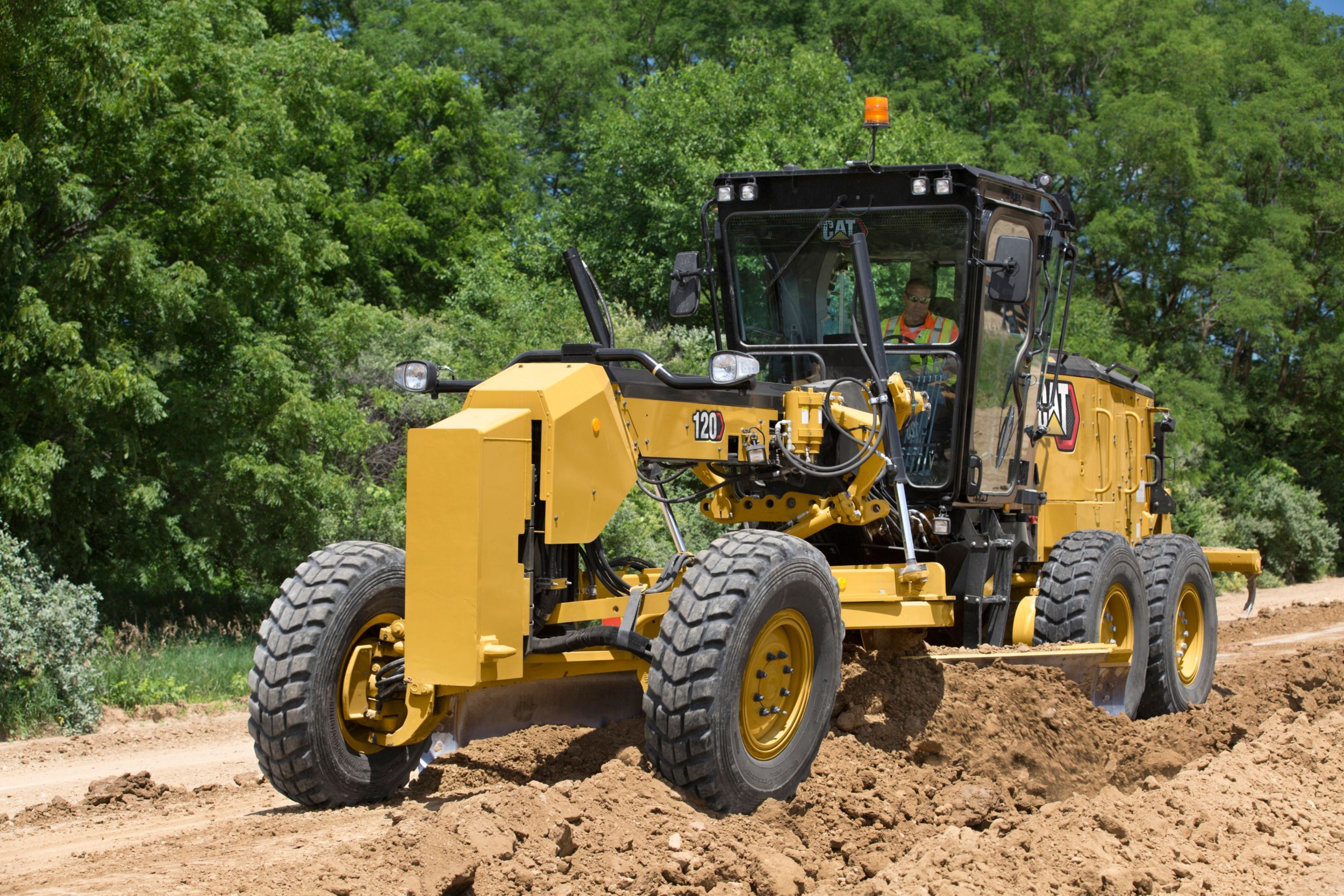 120 / 120 بنظام الدفع بجميع العجلات (AWD) - Image 2